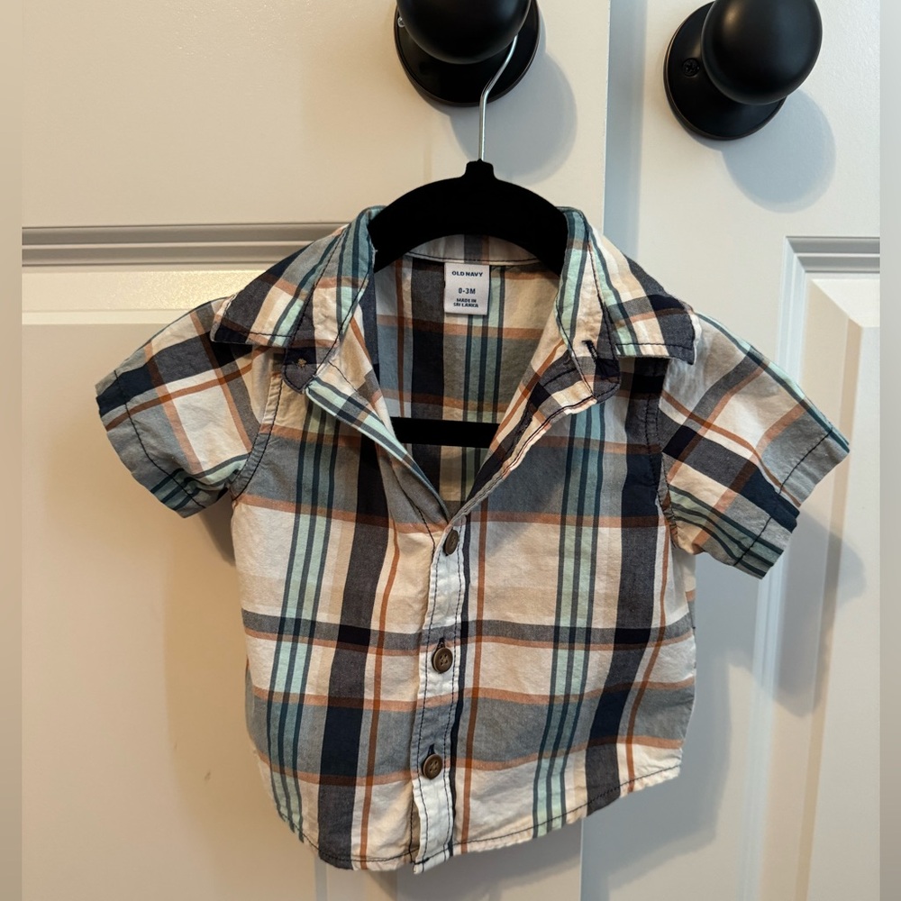 Old Navy 0-3m Button-Up Shirt
